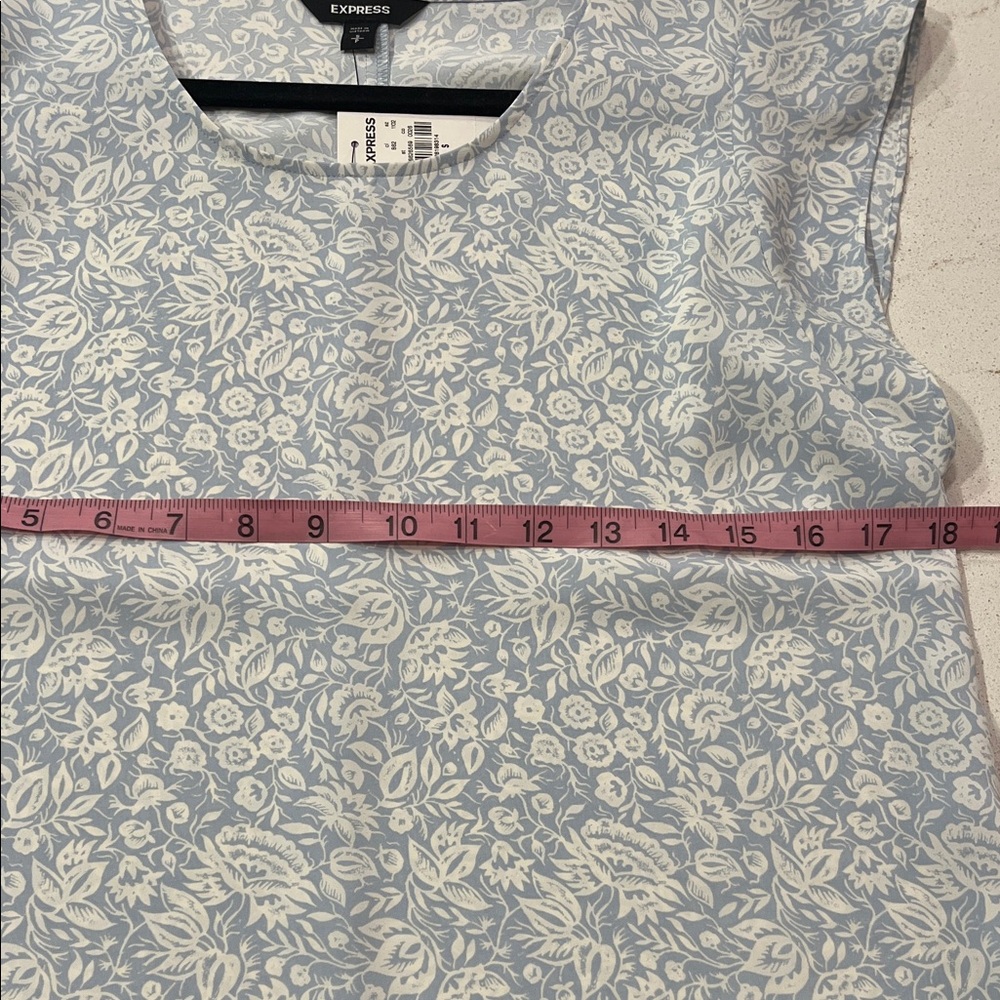 Express Light Blue Floral Cap Sleeve Tee - Picture 5 of 6